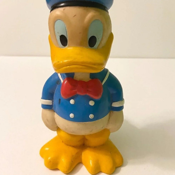 Vintage Donald Duck Coin  Bank 6 Inch Tall Figure Missing Bottom Stopper - Picture 9 of 12